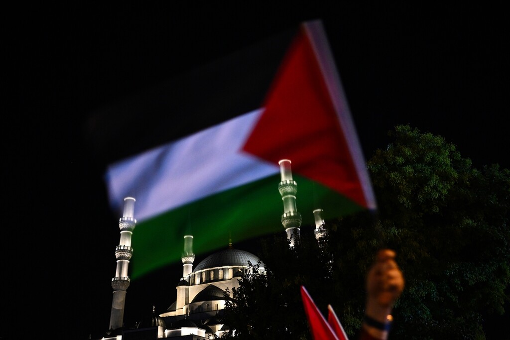 الآلاف في أنقرة يشاركون بمسيرة تضامنًا مع فلسطين: صورة 9 من 17